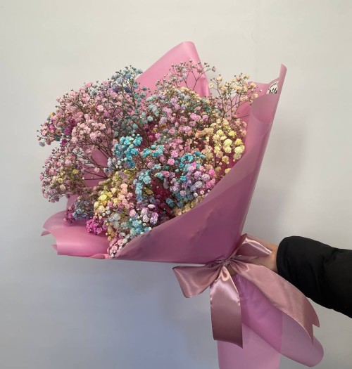 букет из крашеных гипсофил 